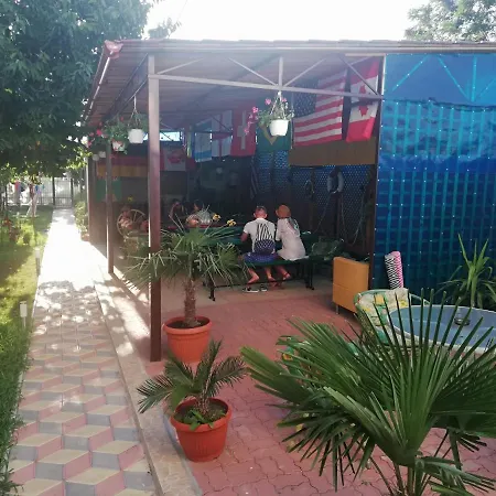 Guest house Casa Flory & Crystiana 2*