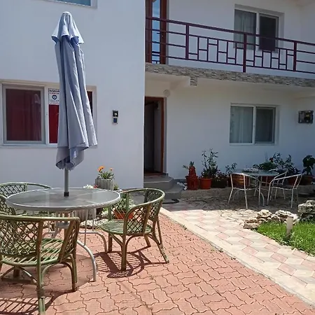 Flory & Crystiana Guest house