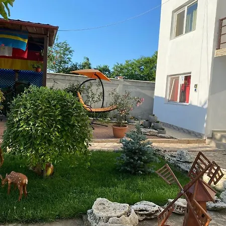 Casa Flory & Crystiana Costinesti