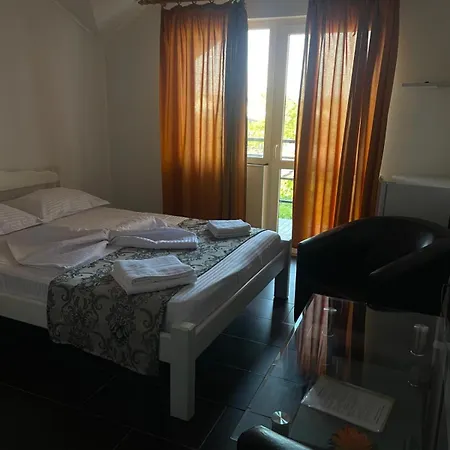 Guest house Casa Flory & Crystiana Costinesti