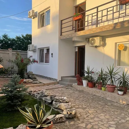 Casa Flory&crystiana 2*